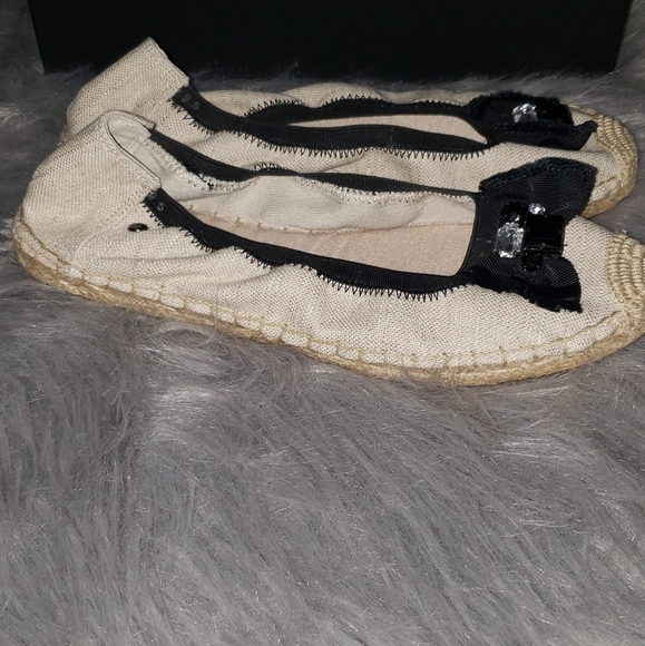 Vera Wang flats - Picture 3 of 3